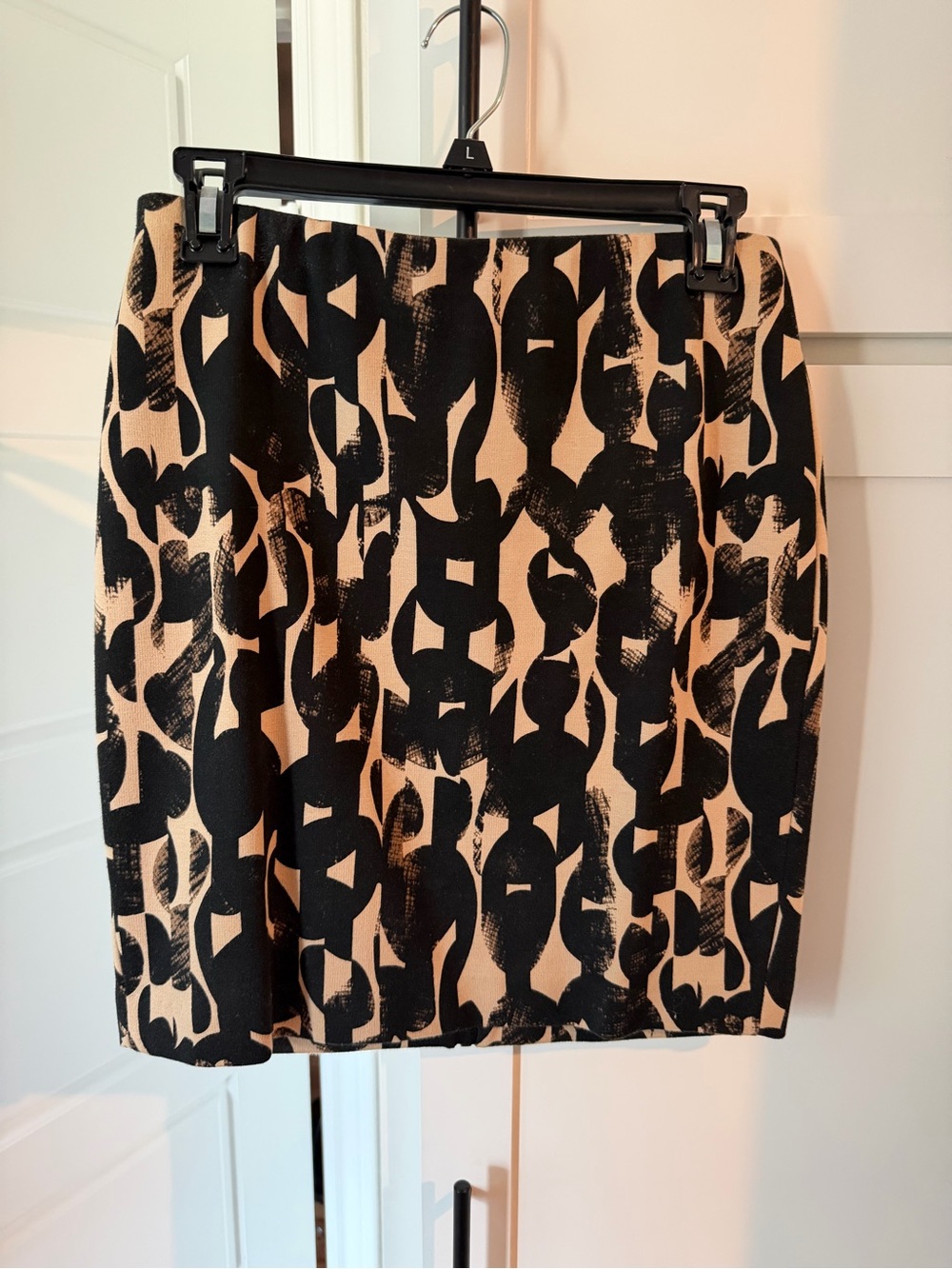 Ann Taylor Black and Beige Abstract Print Mini Skirt